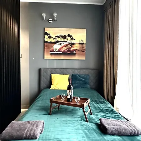 Krawiecka ~ 400m Main Square ~ Self Check-in 20h