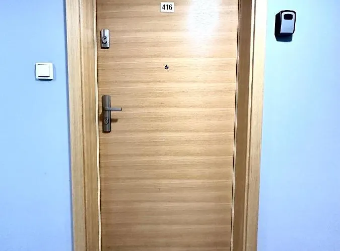 Krawiecka ~ 400m Main Square ~ Self Check-in 20h 브로츠와프