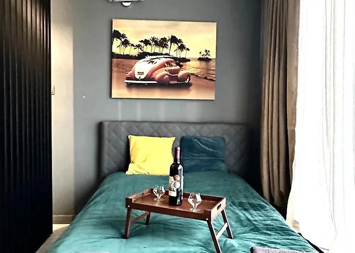 Krawiecka ~ 400m Main Square ~ Self Check-in 20h