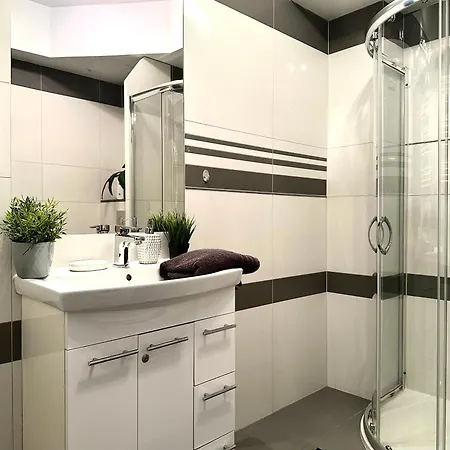 Krawiecka ~ 400m Main Square ~ Self Check-in 20h * Wrocław